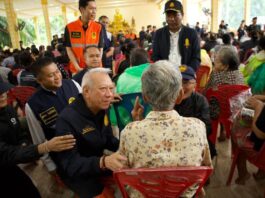 รองนายกรัฐมนตรี และรัฐมนตรีว่าการกระทรวงคมนาคม ลงพื้นที่ ติดตามสถานการณ์น้ำท่วมในจังหวัด นครศรีธรรมราช